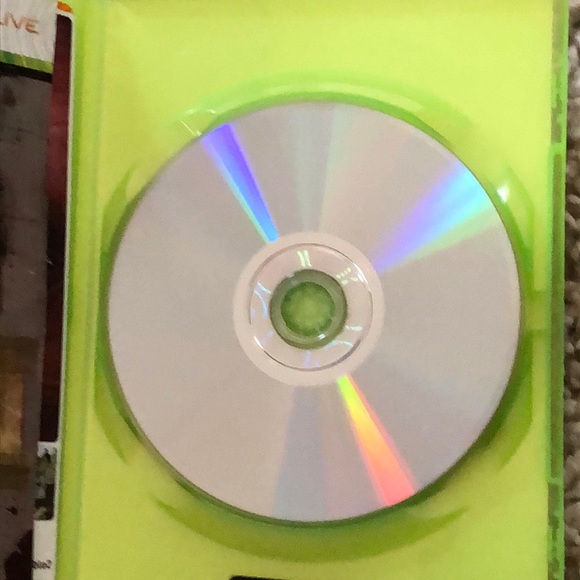 Gears of War 2: Game of the Year Edition (used) - Picture 7 of 7